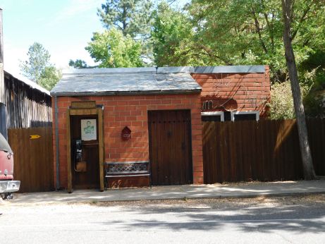 [Picture of Volcano Post Office and Volcano Telephone Co]